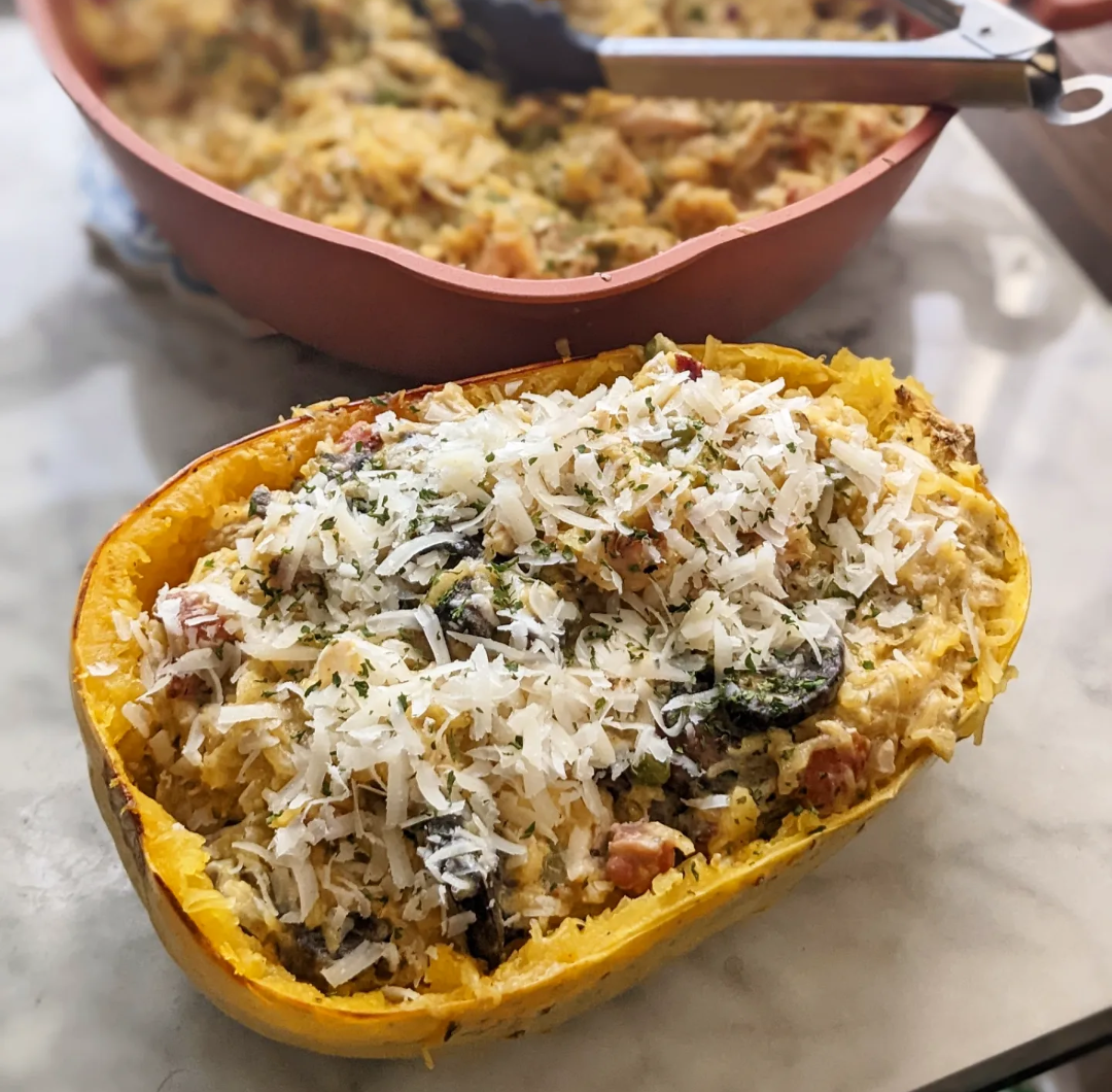 Creamy Keto Spaghetti Squash (With Pancetta, Mushrooms and Peas ...